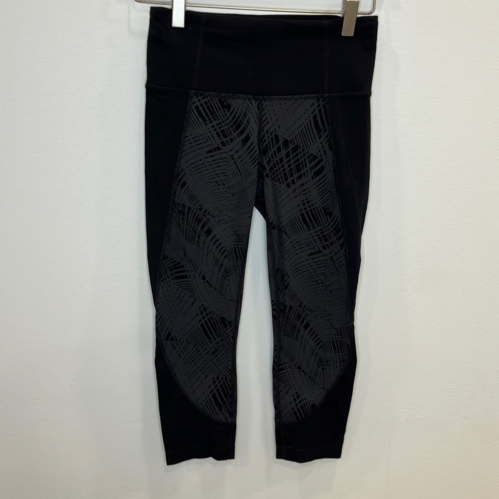 Athleta Black 7/8 Gray Print Leggings